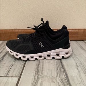 Womens On Cloud Shoes 7.5